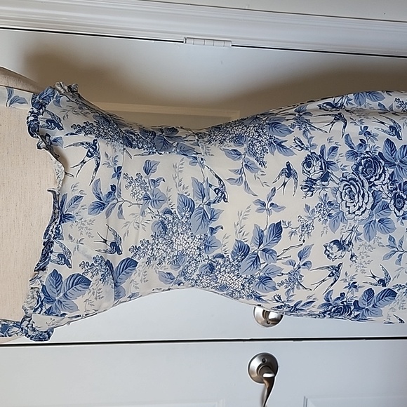 🔔 2/$35 Chic wish Swallow and Rose Printed Tie Strap Midi Dress - Picture 2 of 11